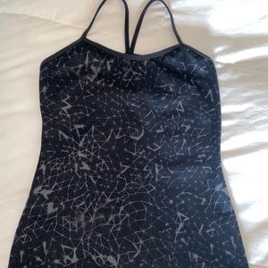 Cute, like new lululemon workout tank!